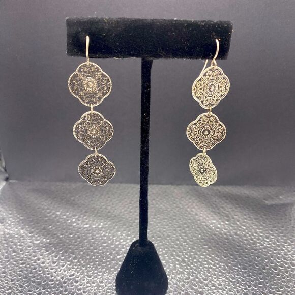 Jewelry - Silver tone filigree drop earrings with fishhook back